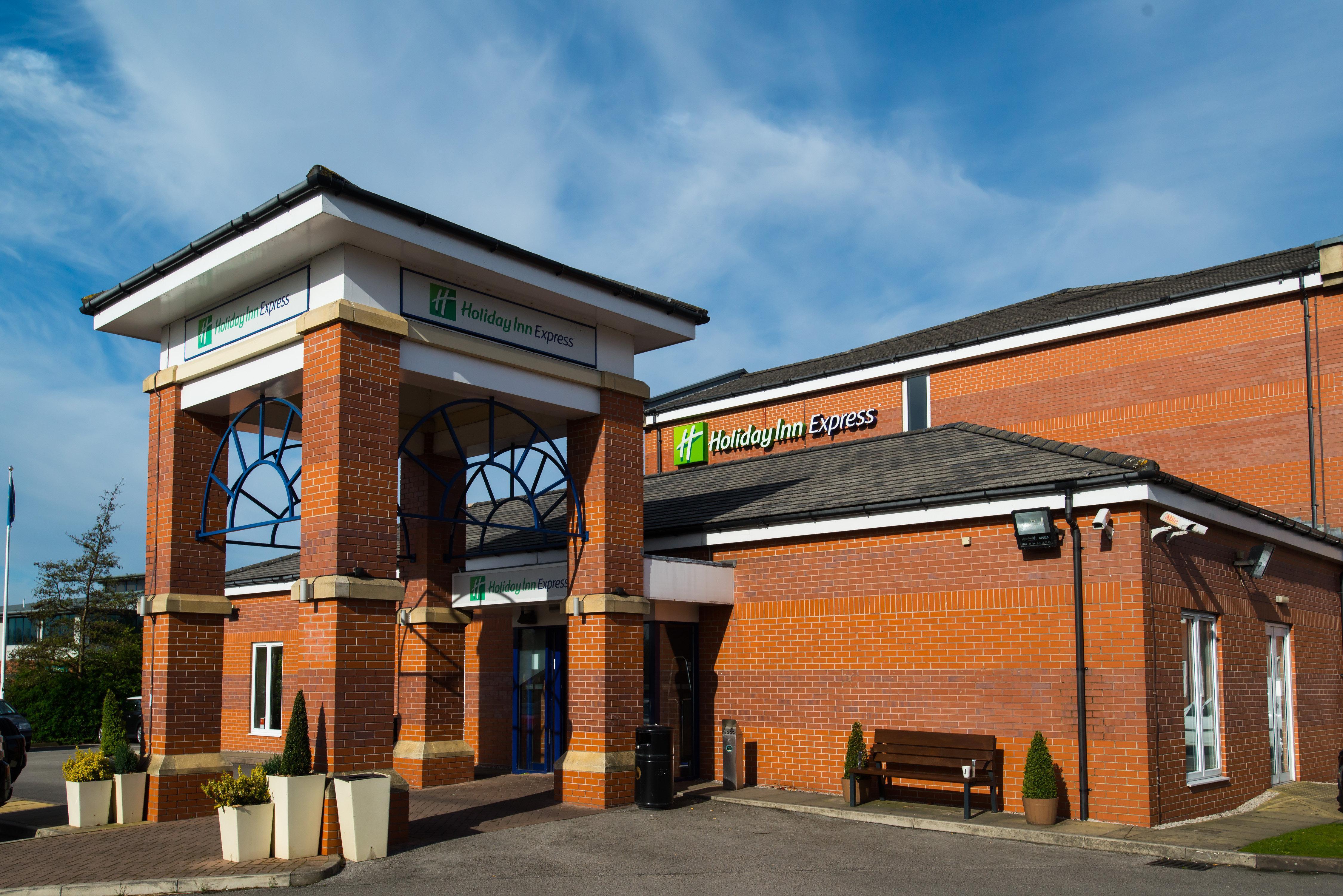 Holiday Inn Express Manchester East, An Ihg Hotel Exterior foto