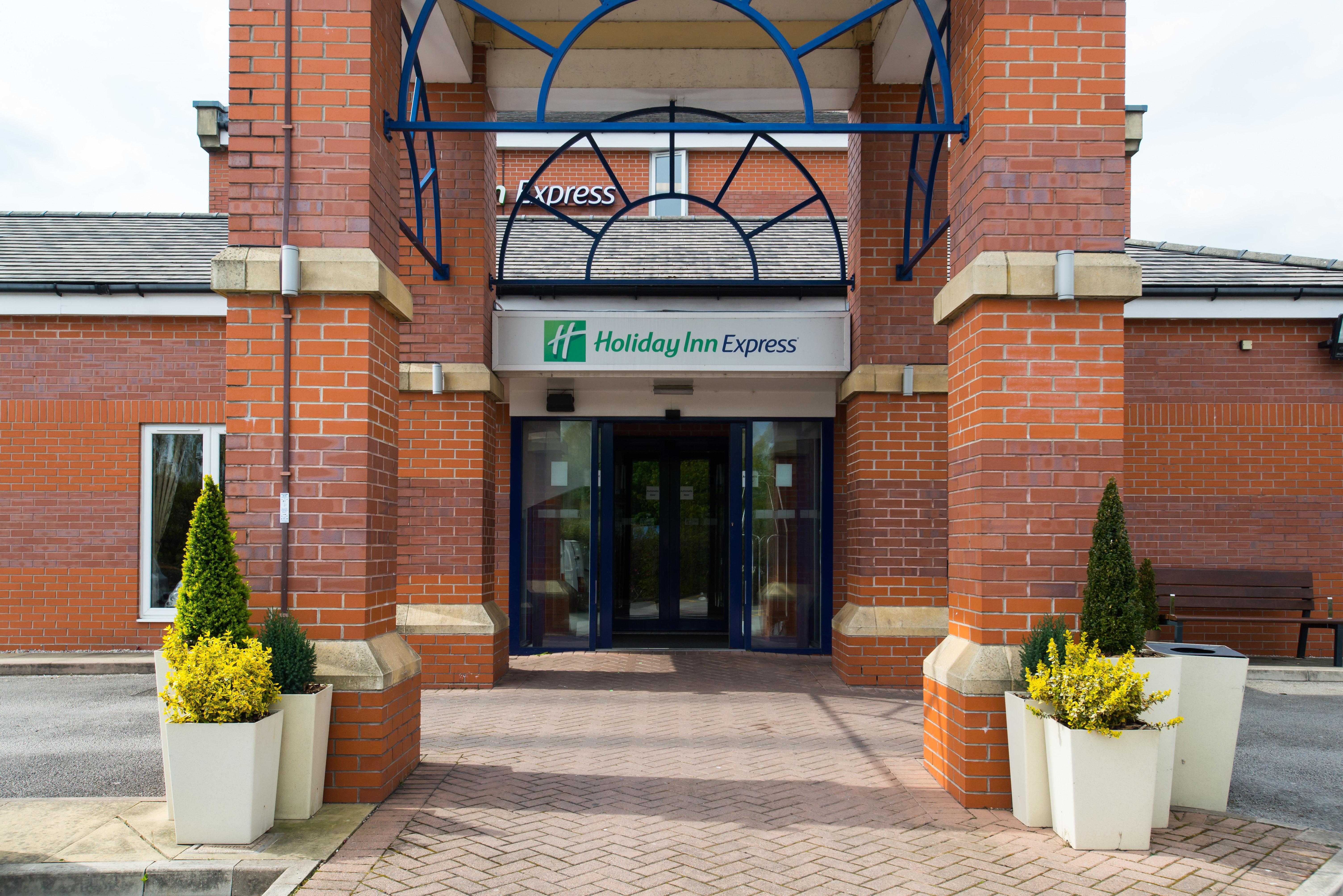 Holiday Inn Express Manchester East, An Ihg Hotel Exterior foto